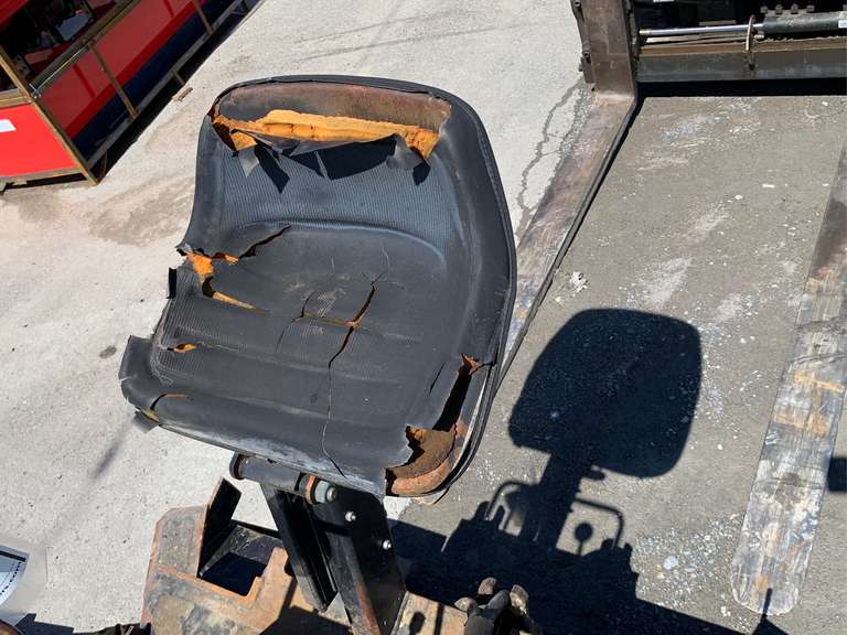 XR911 Thomas Skid Steer BackHoe Attachment Jardine Auctioneers