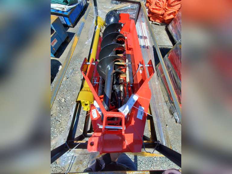 3 POINT HITCH, 12'' POST HOLE DIGGER Jardine Auctioneers