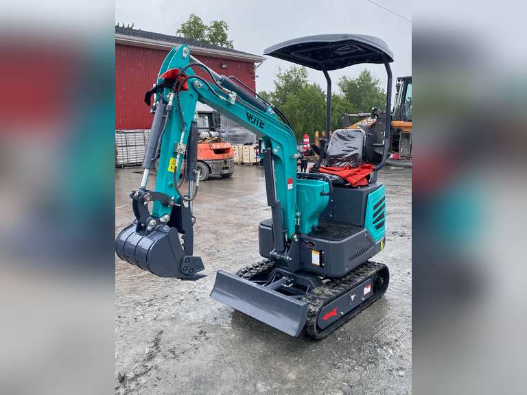 New Unused VTW 12 Plus 1 2 Ton Mini Excavator With Hydraulic Thumb new-unused-vtw-12-plus-1-2-ton-mini-excavator-with-hydraulic-thumb