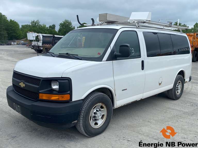 2014 Chevrolet Express 3500 Diesel Service/Cargo Van Jardine Auctioneers