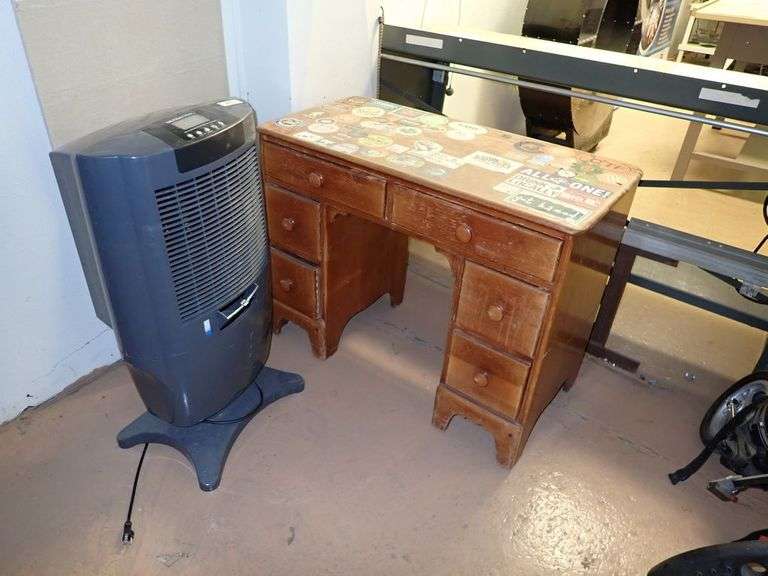 Air Conditioner / Desk J&J Auctioneers LLC