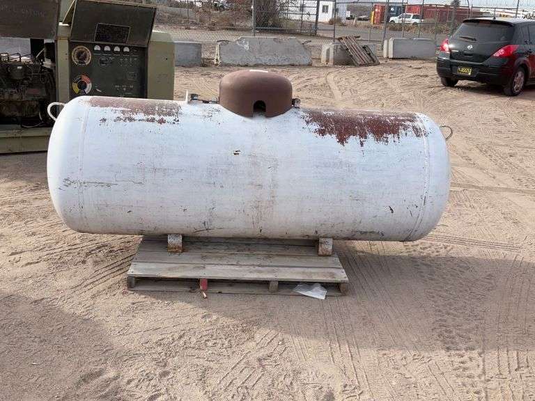 250 Gallon Propane Tank J&J Auctioneers LLC