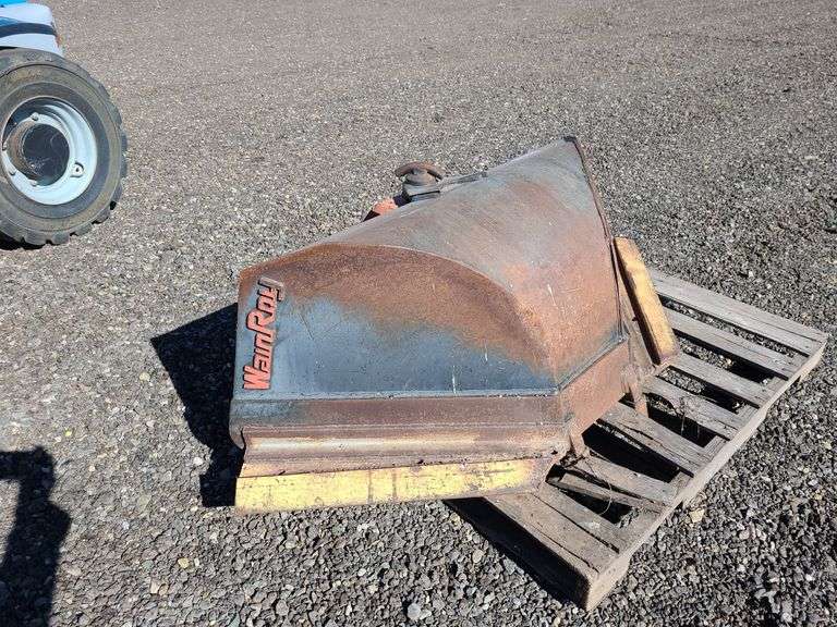 V Bucket W/ Wain Roy Coupler J&J Auctioneers LLC
