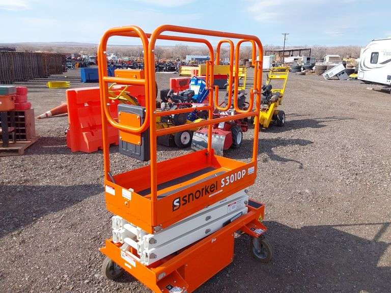Snorkel S3010P Personnel Lift J&J Auctioneers LLC
