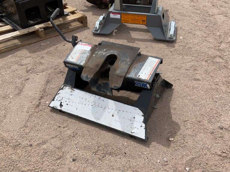 Reese 20k Fifth Wheel Hitch J&J Auctioneers LLC