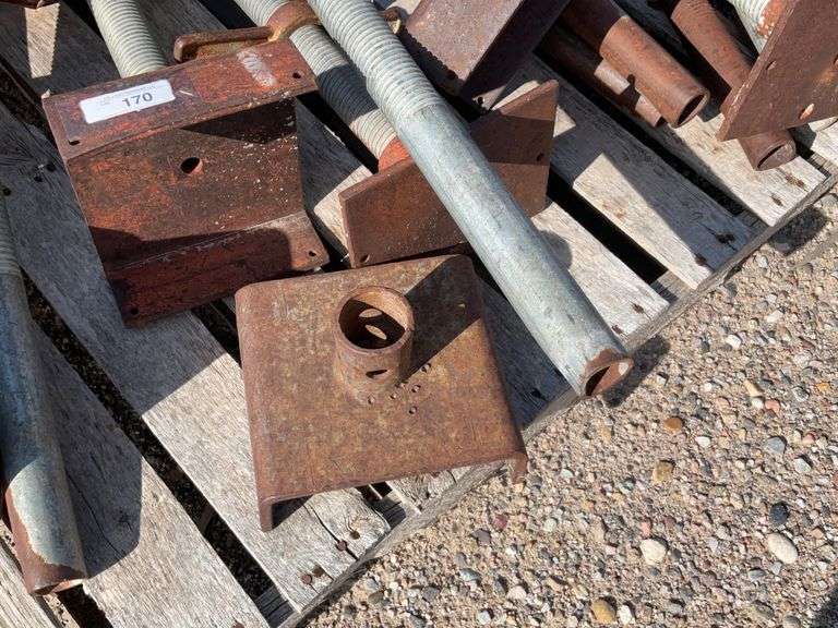 Qty Concrete Form Jacks J&J Auctioneers LLC