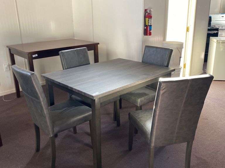 Dining Table & 4 Chairs J&J Auctioneers LLC