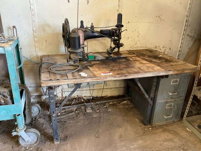 Industrial Singer Sewing Machine-Albuquerque, NM - J&J Auctioneers LLC