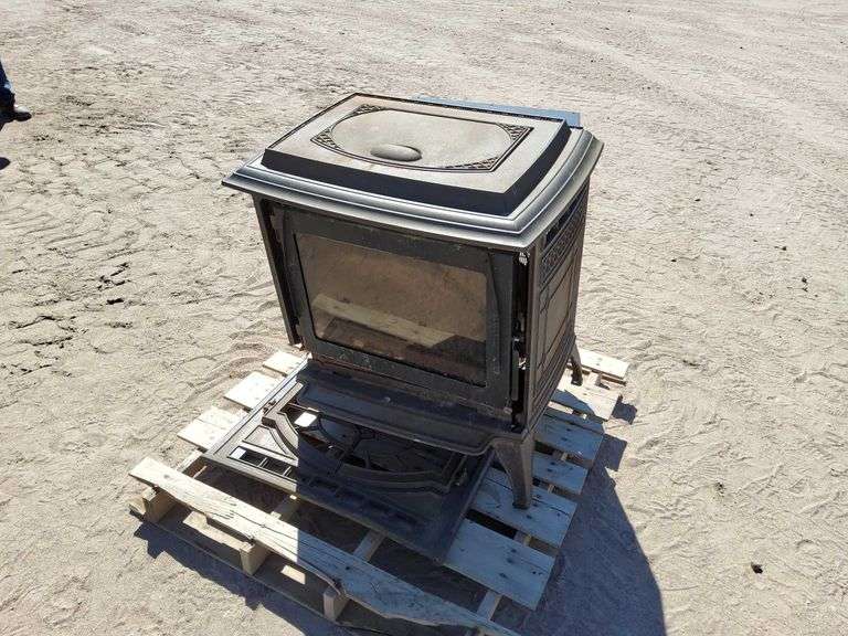 MT V Guada Five Pellet Stove Albuquerque NM J&J Auctioneers LLC