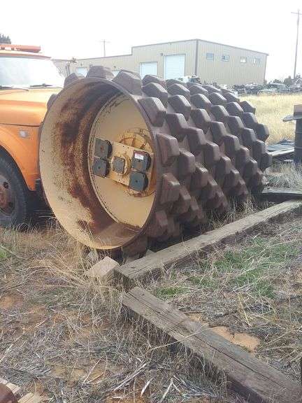 7ft Pad Foot Compactor Drum -Santa Rosa, NM - J&J Auctioneers LLC