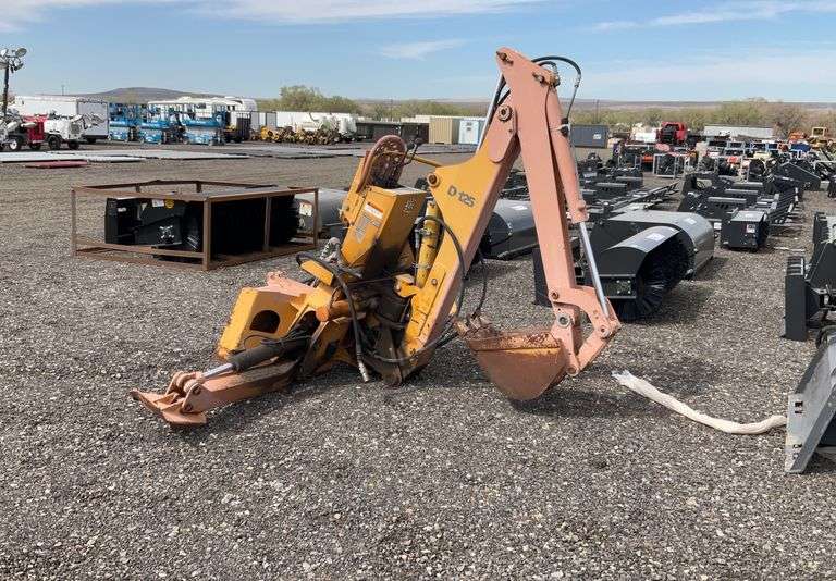 Case D125 Backhoe Attachment J&J Auctioneers LLC