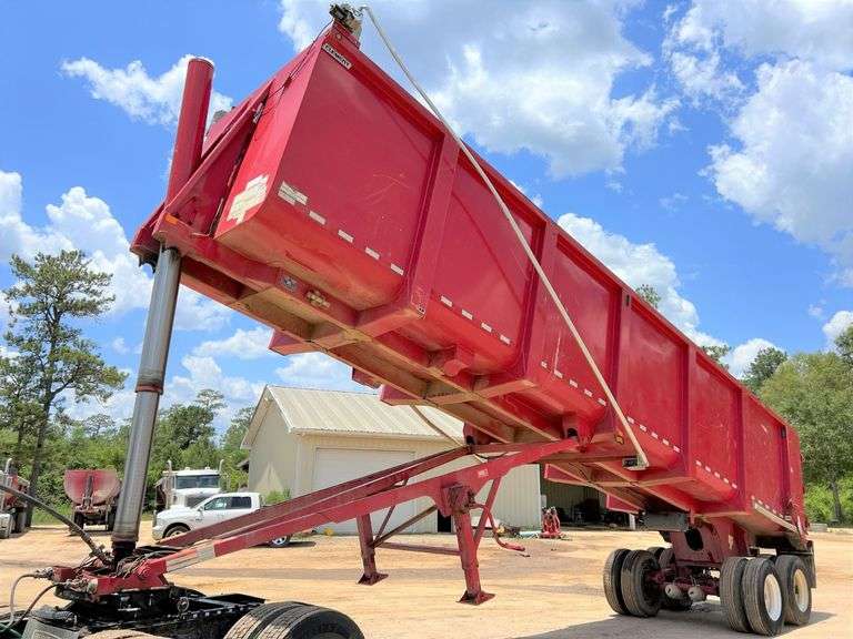 2019 Clement 37' Tandem End Dump Trailer