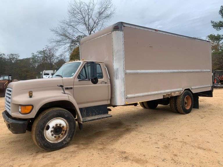 1998 Ford F700 2 Door Cargo Box Truck (123,242 Miles Showing)-Not Running