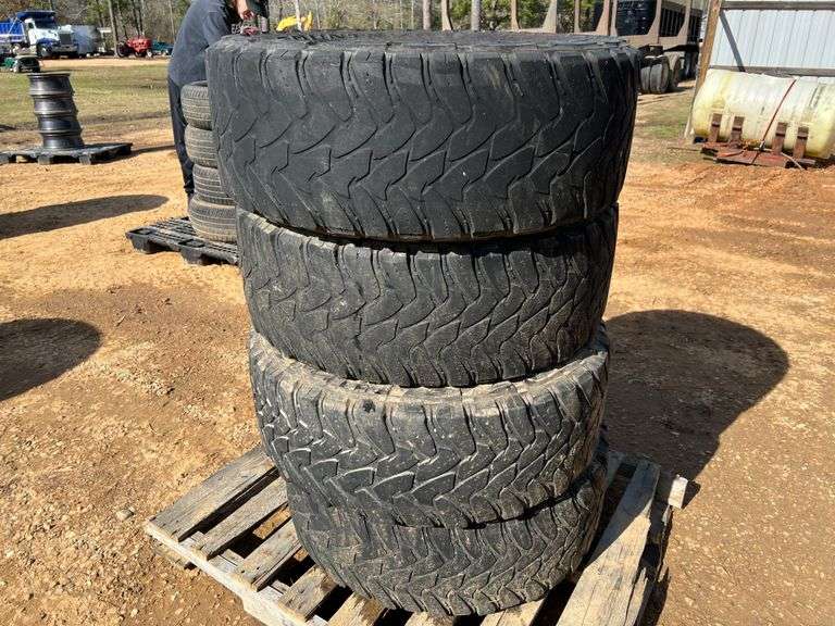(4) Toyo M/T Open Country 315/60 R20 Tires