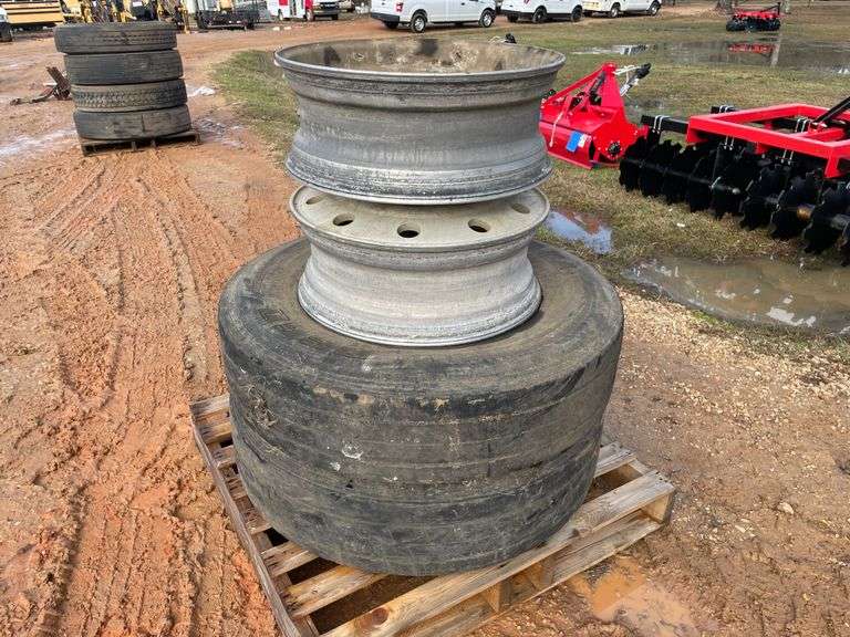 (2) General D660 Tires with (4) 10 Lug Rims
