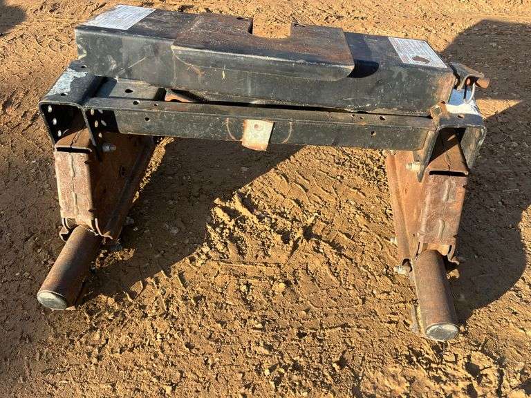 Reese 16k Fifth Wheel Slider Hitch