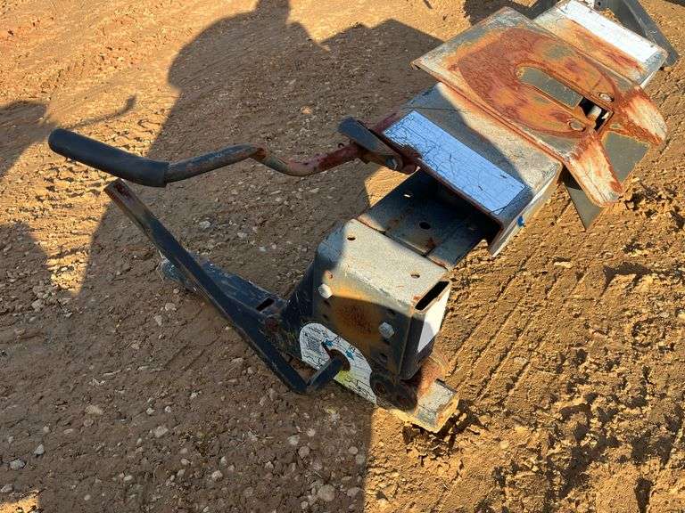 Fifth Wheel Hitch For Pickup Truck
