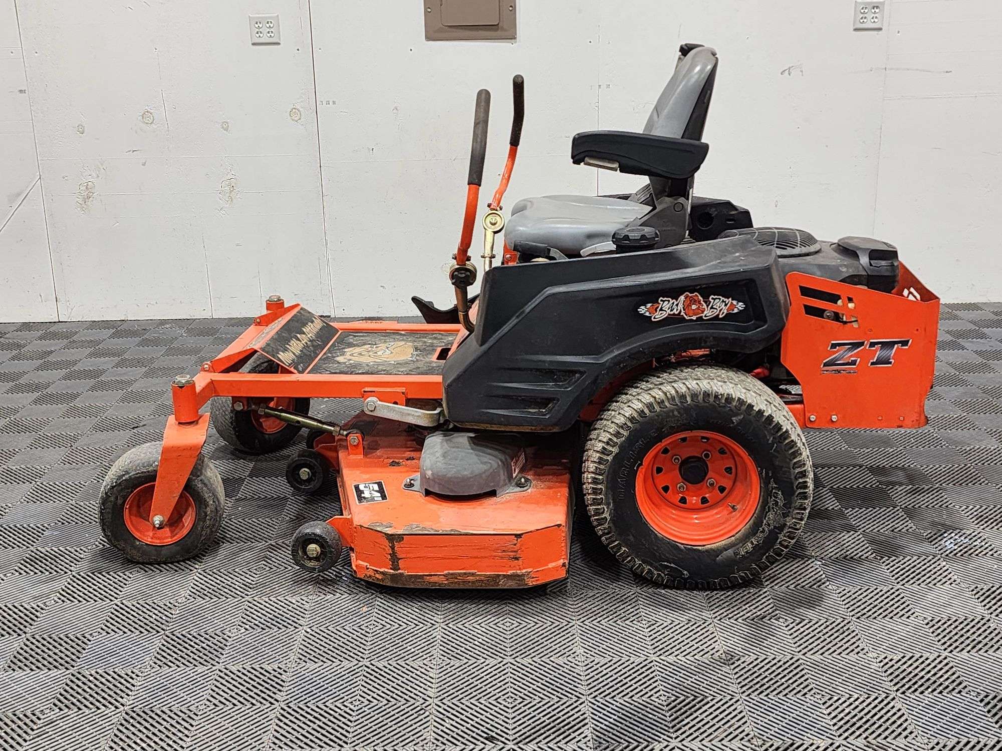 Bad Boy Elite Series Zero Turn Mower 54