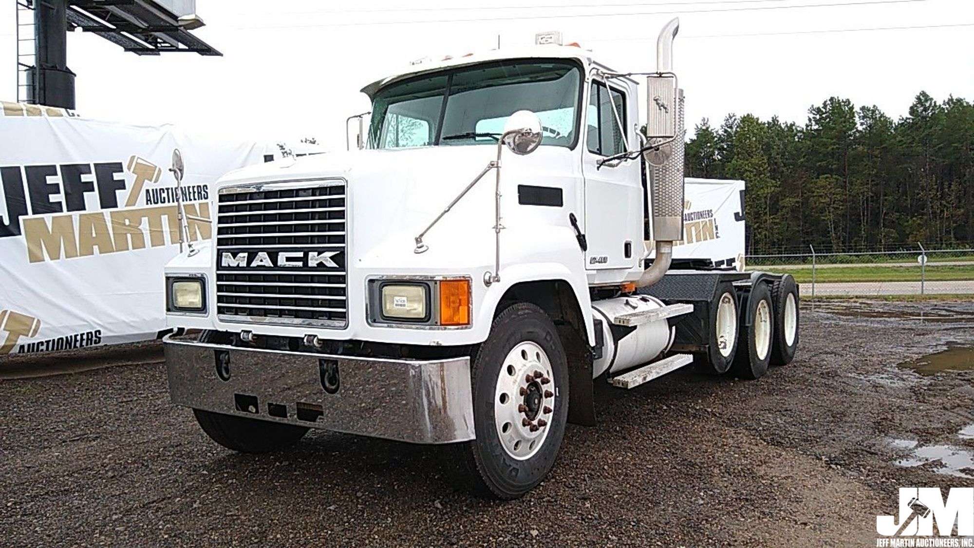 ●KING J MACK 2004 And Newer Mack CHN613 Hood - JP-M10 - Jones Performance