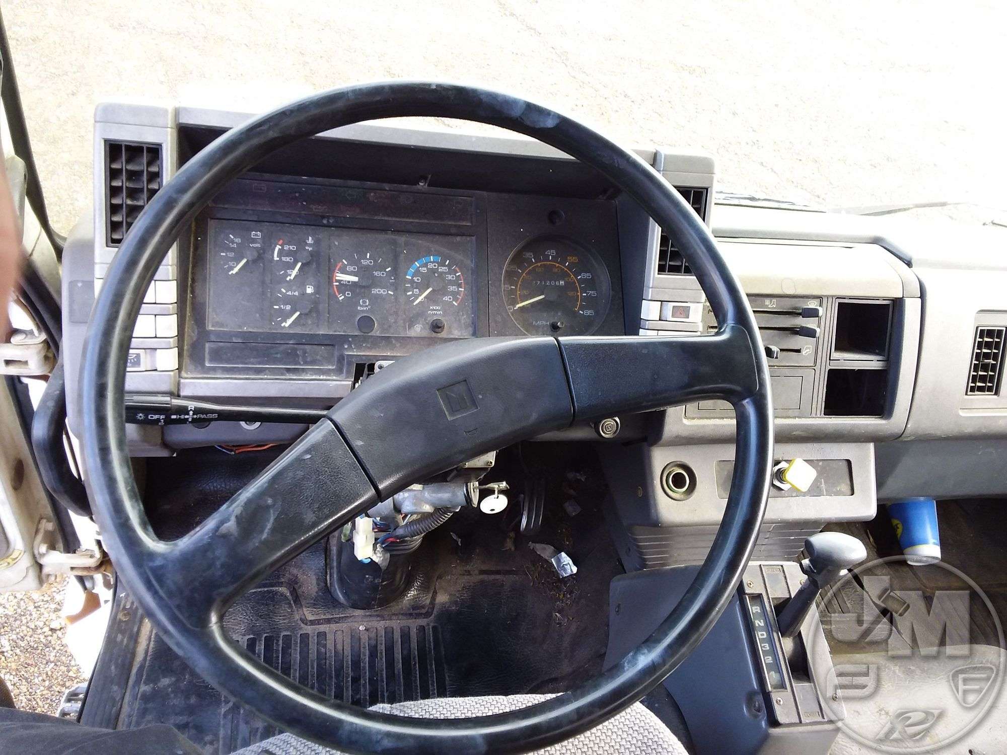 1992 ISUZU FTR/FVR/EVR VIN: JALK7A1U8N3202004 2 BOX TRUCK
