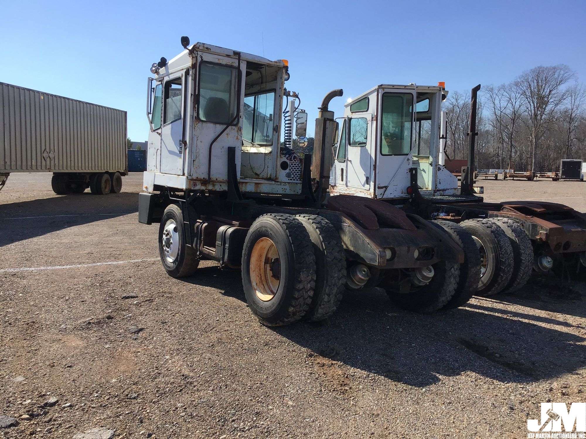 CAPACITY 146675 VIN: 063099577 SINGLE AXLE TOTER TRUCK