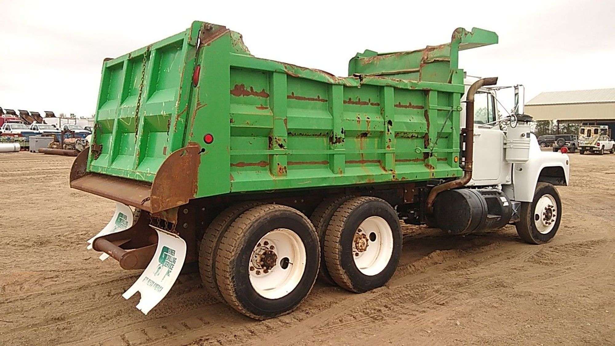 1989 MACK R690ST TANDEM AXLE DUMP TRUCK VIN