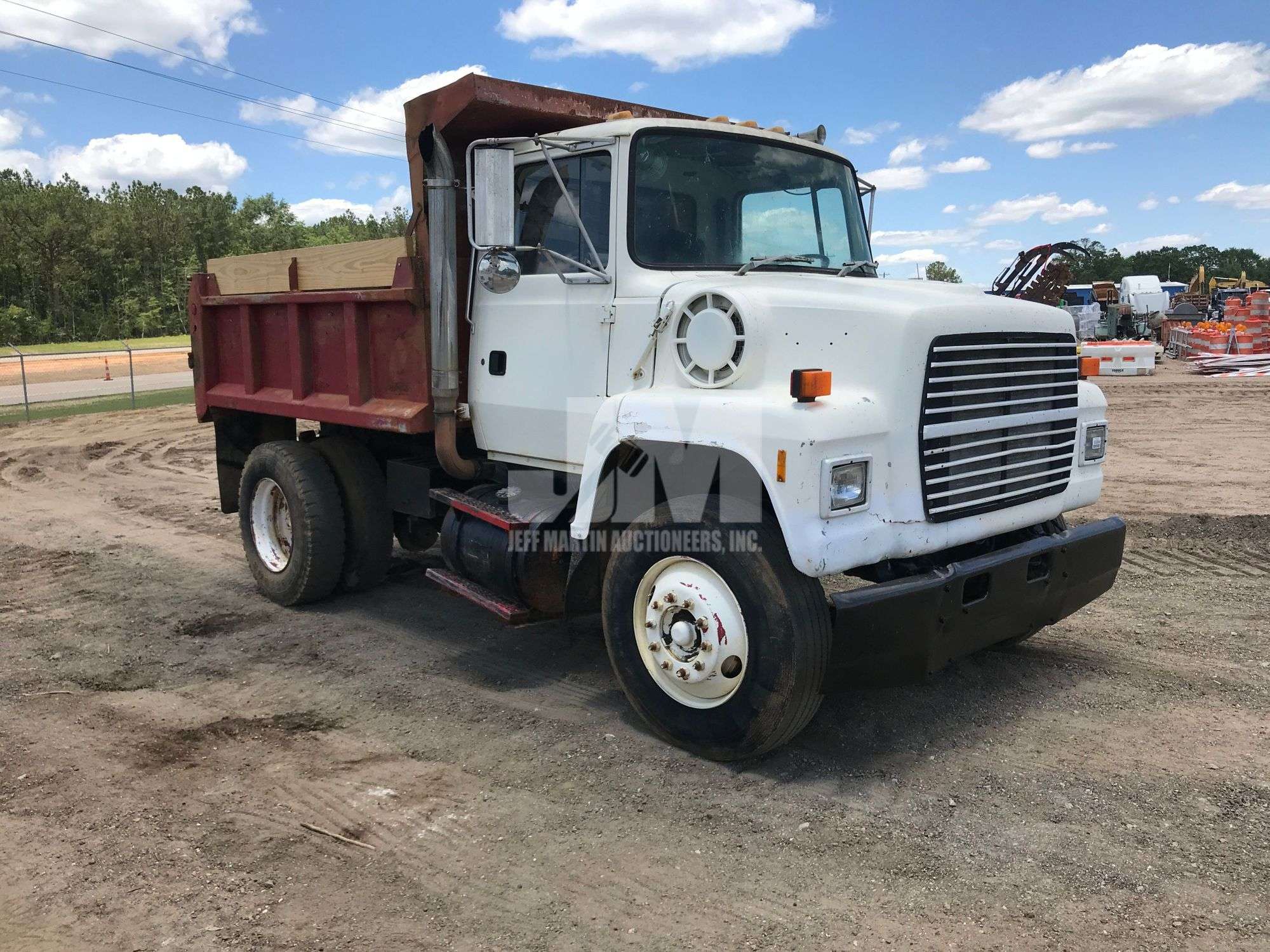 1991 FORD LN7000 SINGLE AXLE DUMP TRUCK VIN: 1FTWR72P1MVA31303
