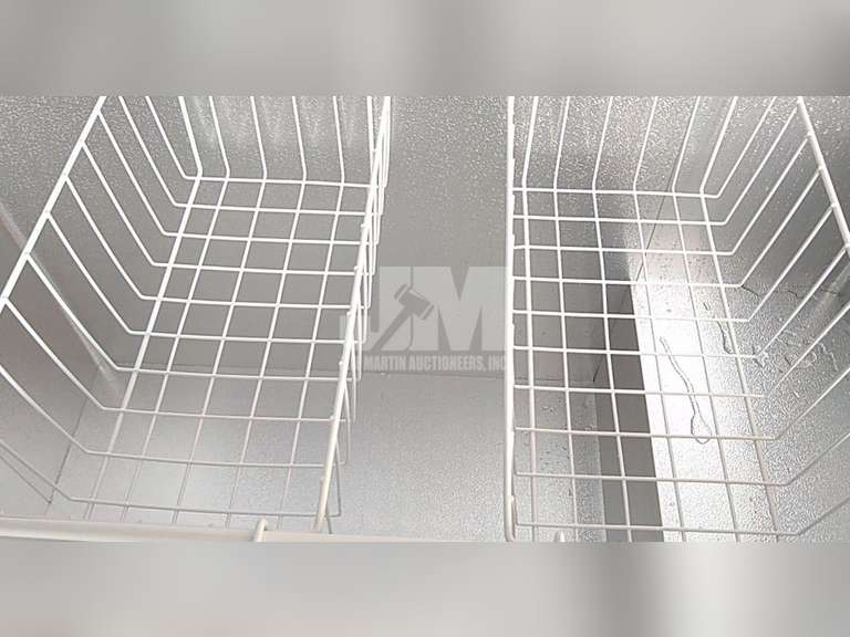 13.7 CU FT CHEST FREEZER, ***DOES NOT FREEZE*** Jeff Martin