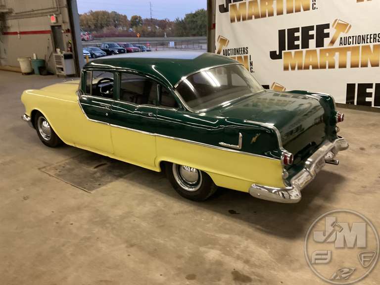 1955 PONTIAC CHIEFTAIN VIN: K755H2005 4 DOOR SEDAN - Jeff Martin