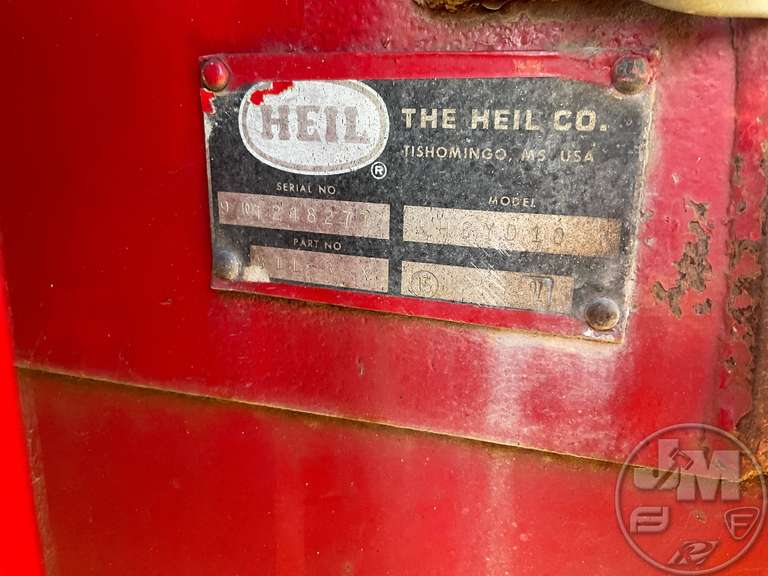 1989 FORD F-800 SINGLE AXLE DUMP TRUCK VIN