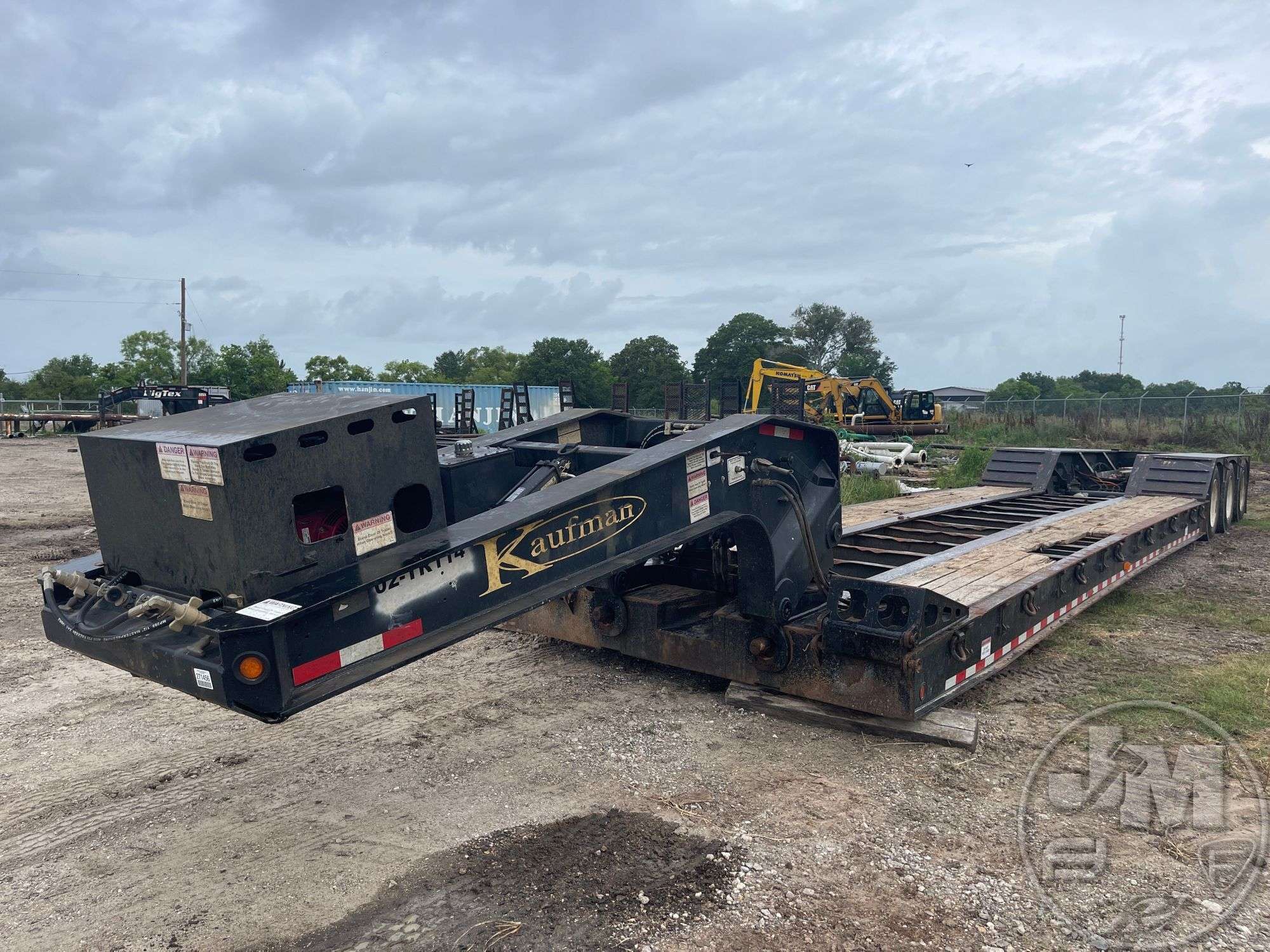 HiGH&LOW 台本 Pre-Order) GCD 1:64 LWBK Fuso Truck Blue Chrome. Foshan