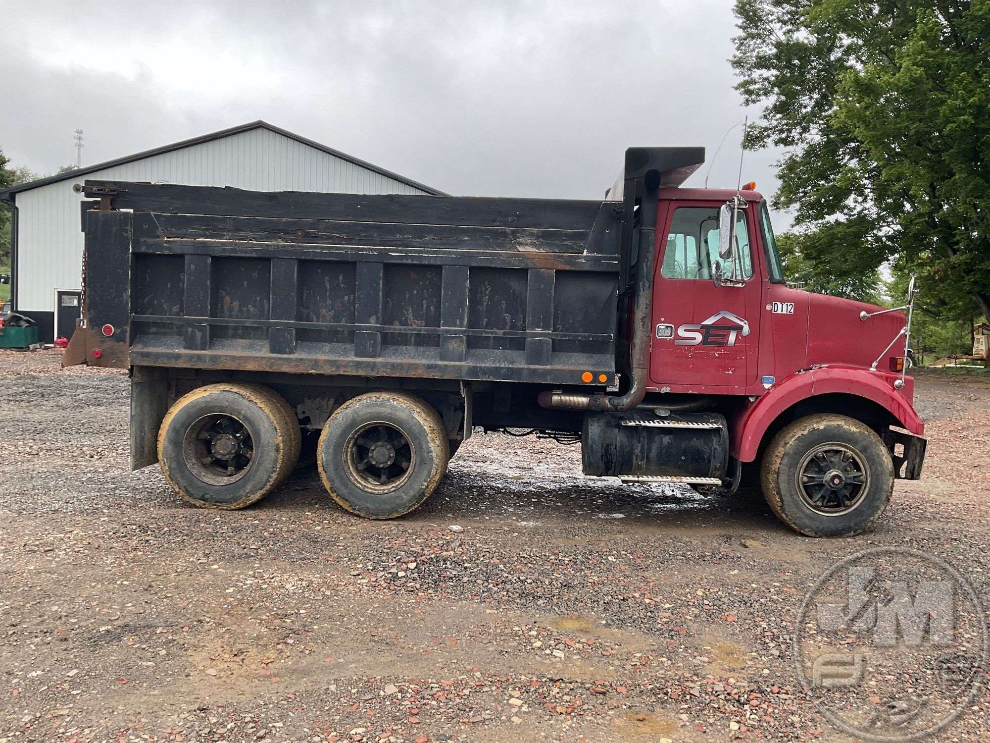 1988 WHITE GMC WCS TANDEM AXLE DUMP TRUCK VIN