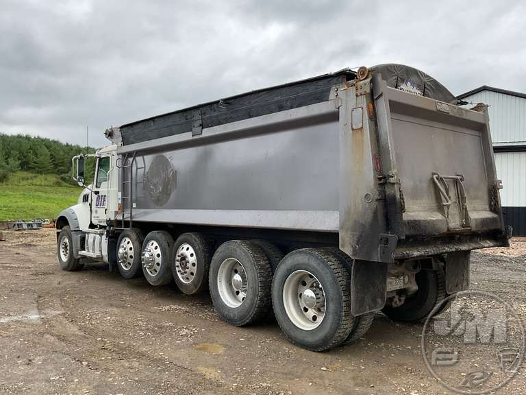 2017 MACK GU713 QUINT AXLE DUMP TRUCK VIN: 1M2AX09C2HM035698