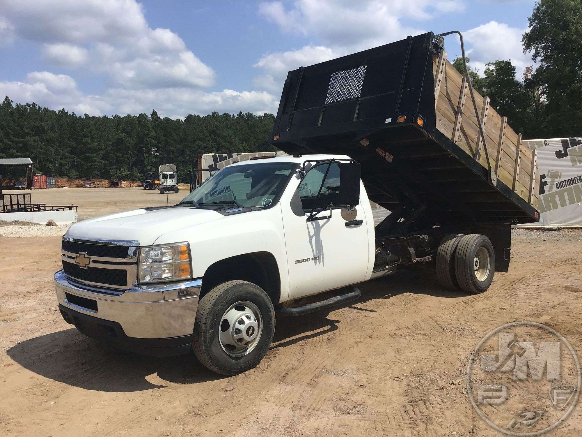 2011 CHEVROLET SILVERADO SINGLE AXLE DUMP TRUCK VIN