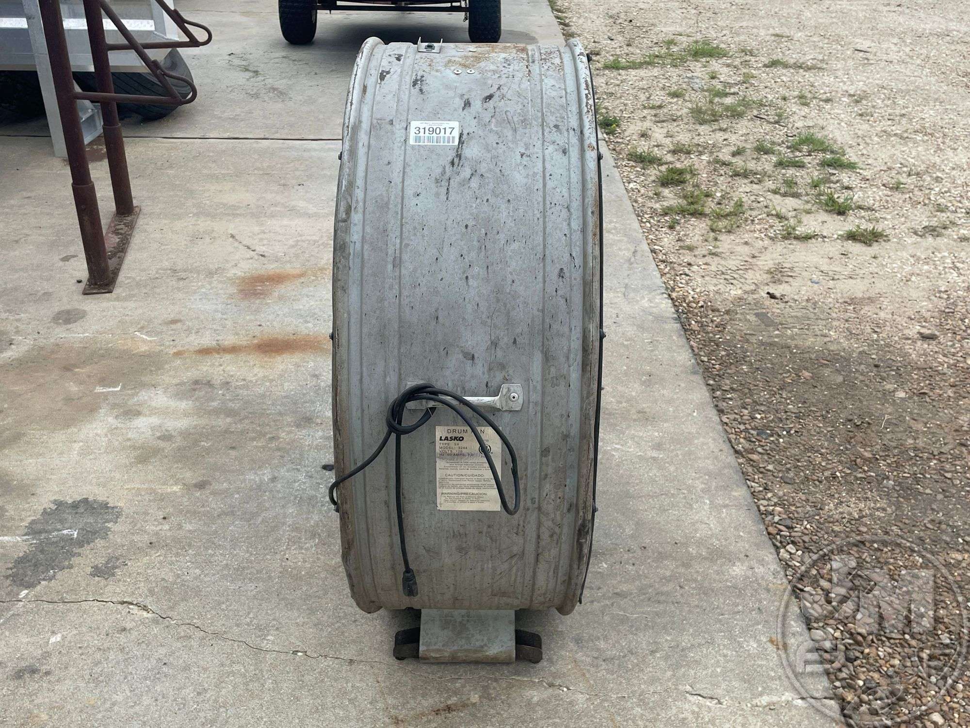 LASKO 3244 DRUM FAN - Jeff Martin Auctioneers, Inc.