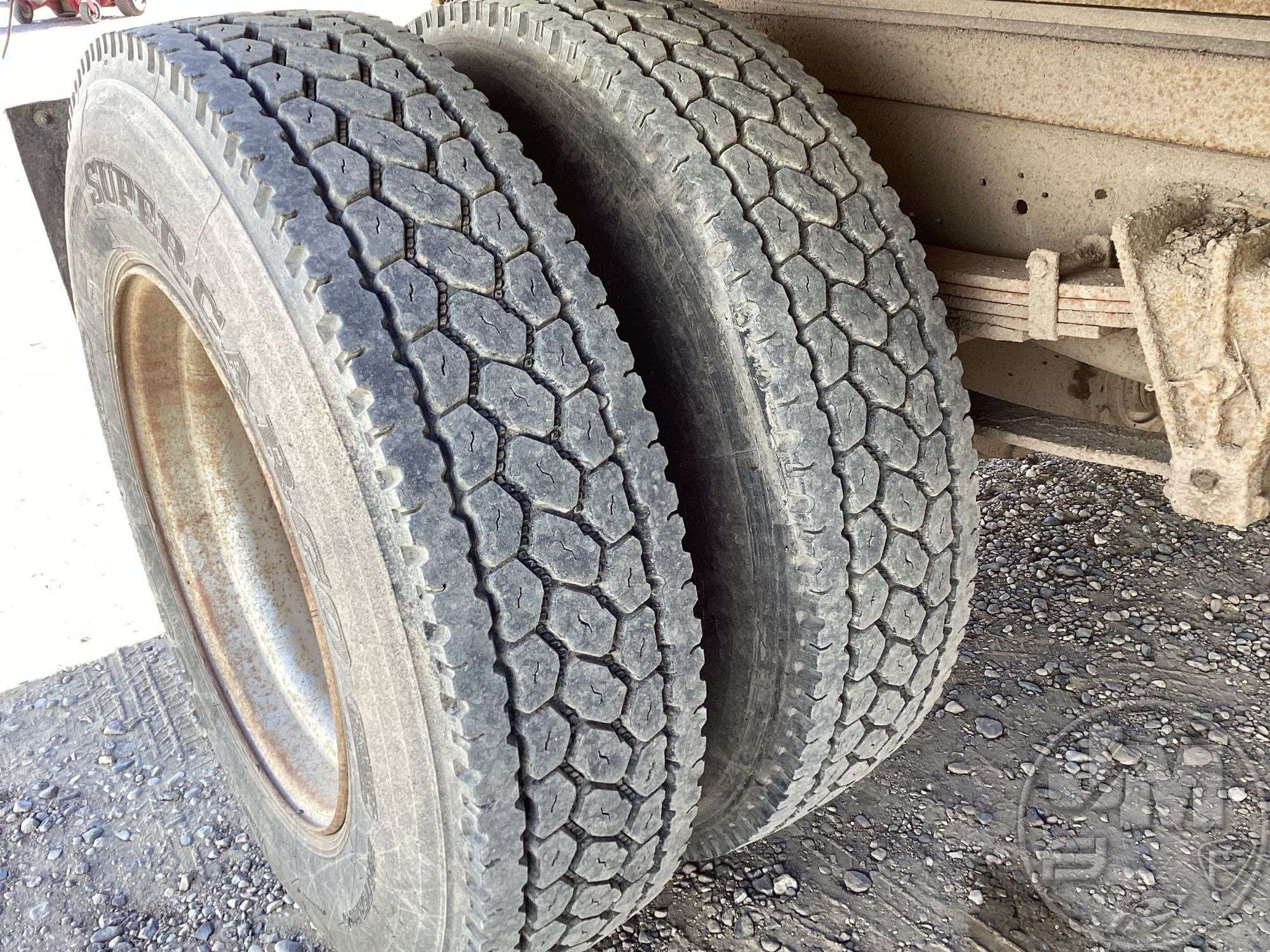 1991 INTERNATIONAL 4700LP SINGLE AXLE DEBRIS TRUCK VIN