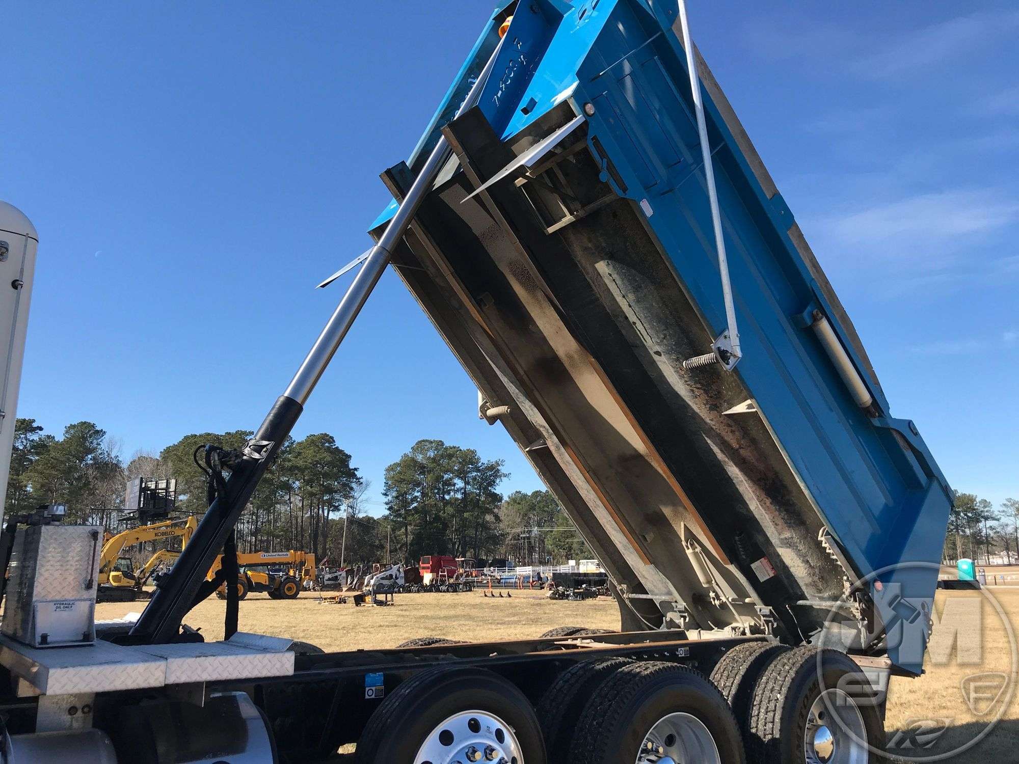 2019 PETERBILT 567 TRI-AXLE DUMP TRUCK VIN