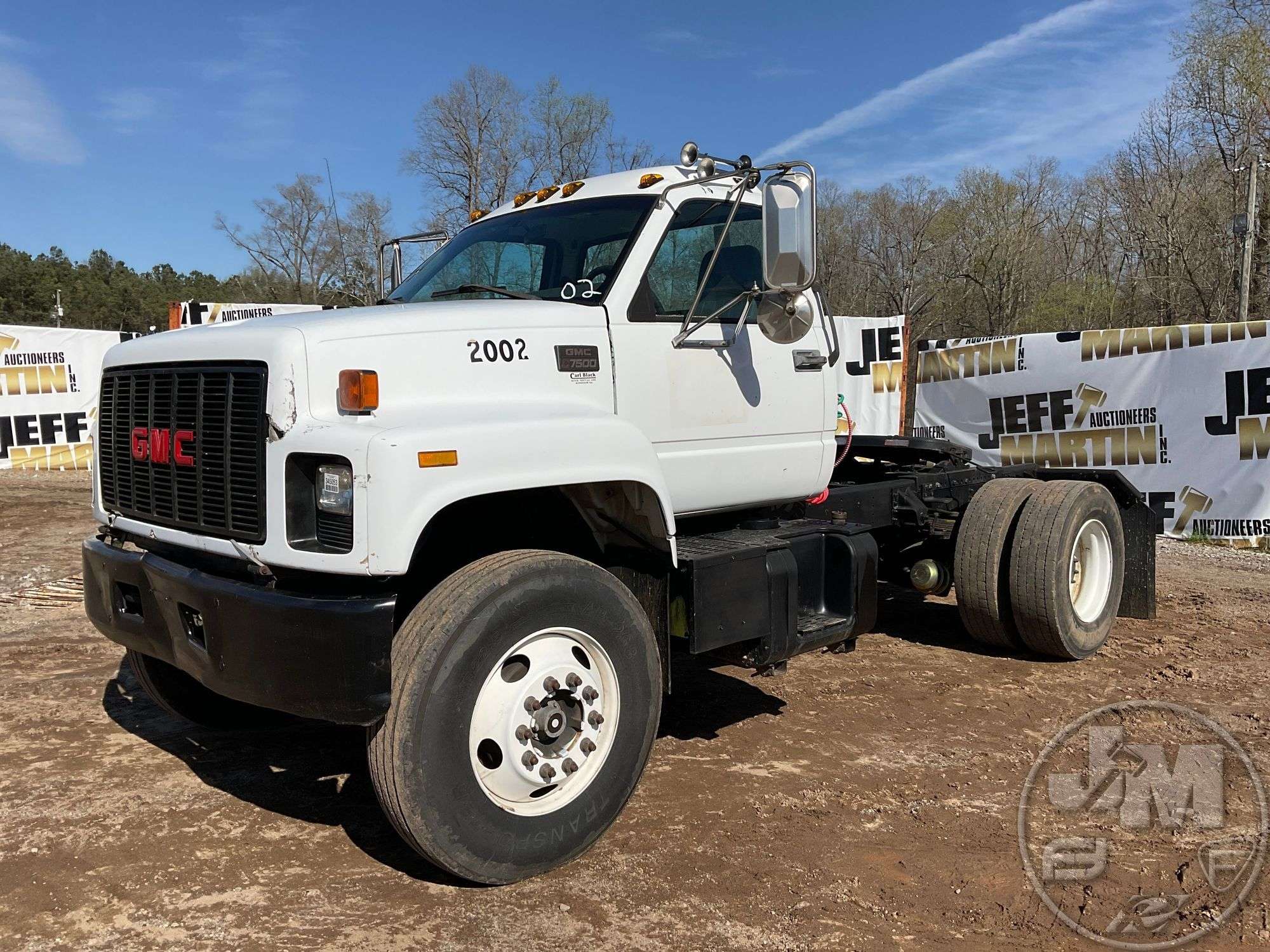 2002 GMC C7500 SINGLE AXLE DAY CAB TRUCK TRACTOR VIN
