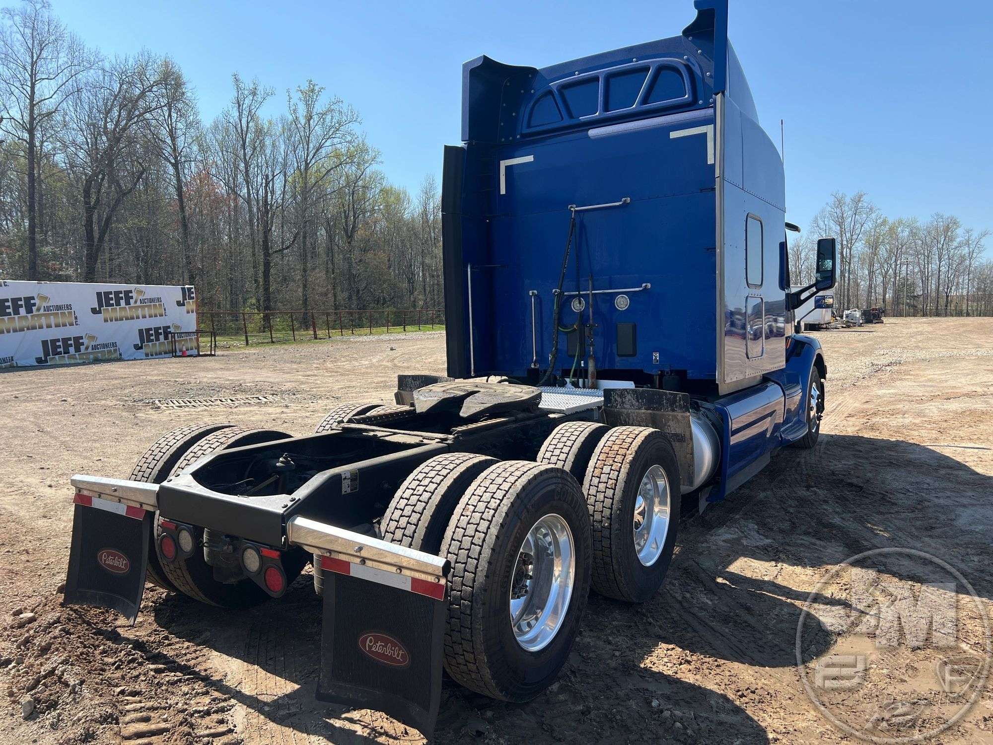 2019 PETERBILT 579 VIN: 1XPBDP9XXKD612559 TANDEM AXLE TRUCK