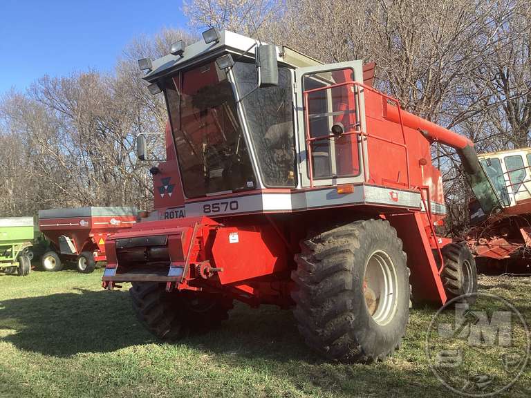 MASSEY FERGUSON 8570 SN S11198 COMBINE Jeff Martin Auctioneers Inc MASSEY FERGUSON 8570 SN S11198 COMBINE Jeff Martin Auctioneers Inc
