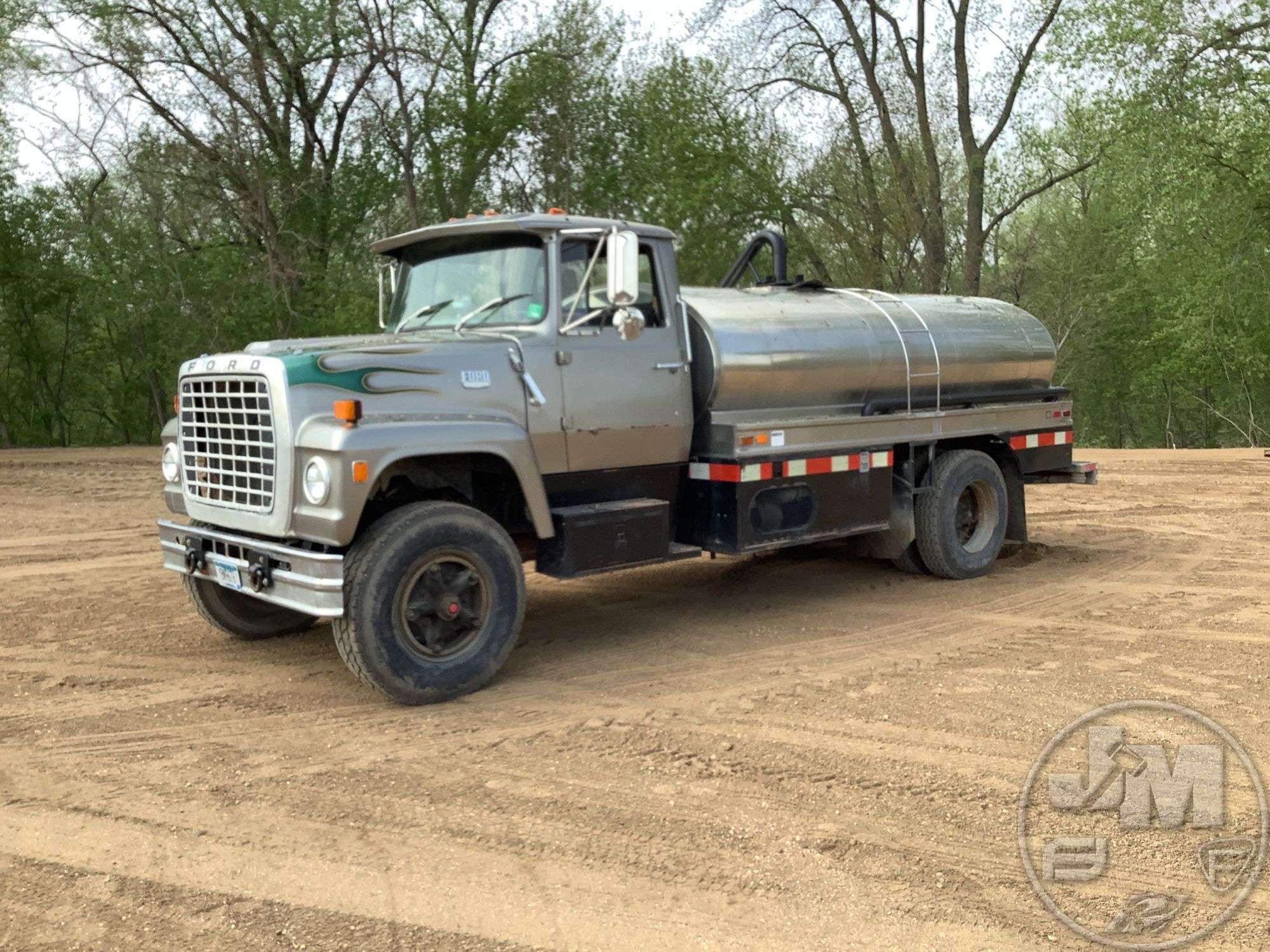 long!! SOLD - 1975 Ford 900 Lot No. 2067 Other Equipment with