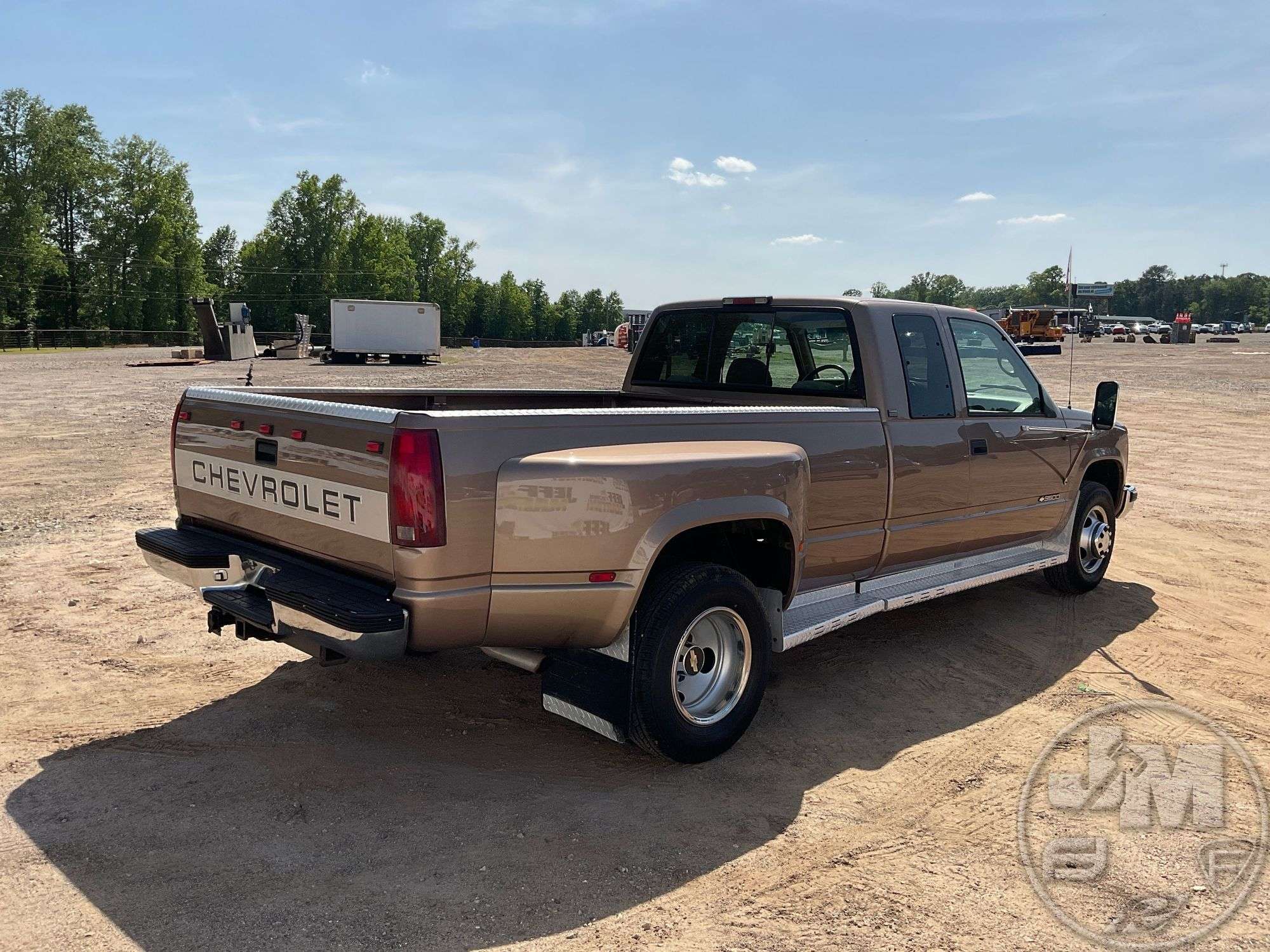 1995 CHEVROLET SILVERADO 3500 VIN: 1GCHC39F7SE102954 - Jeff Martin  Auctioneers, Inc., image size:2000x1500