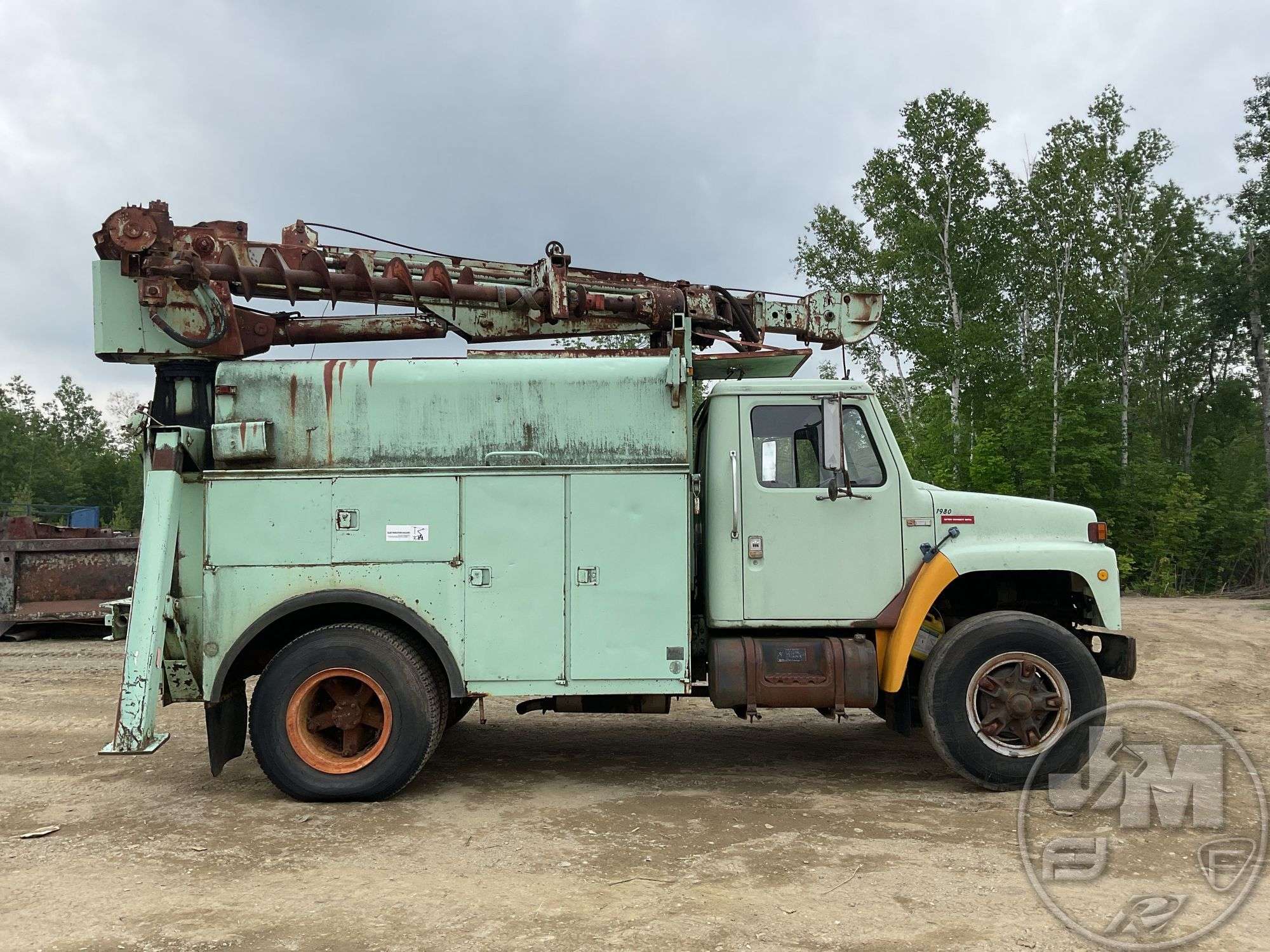 洋書 INTERNATIONAL TRUCKS Amazon.com: NewRay International 4200 White Box Truck