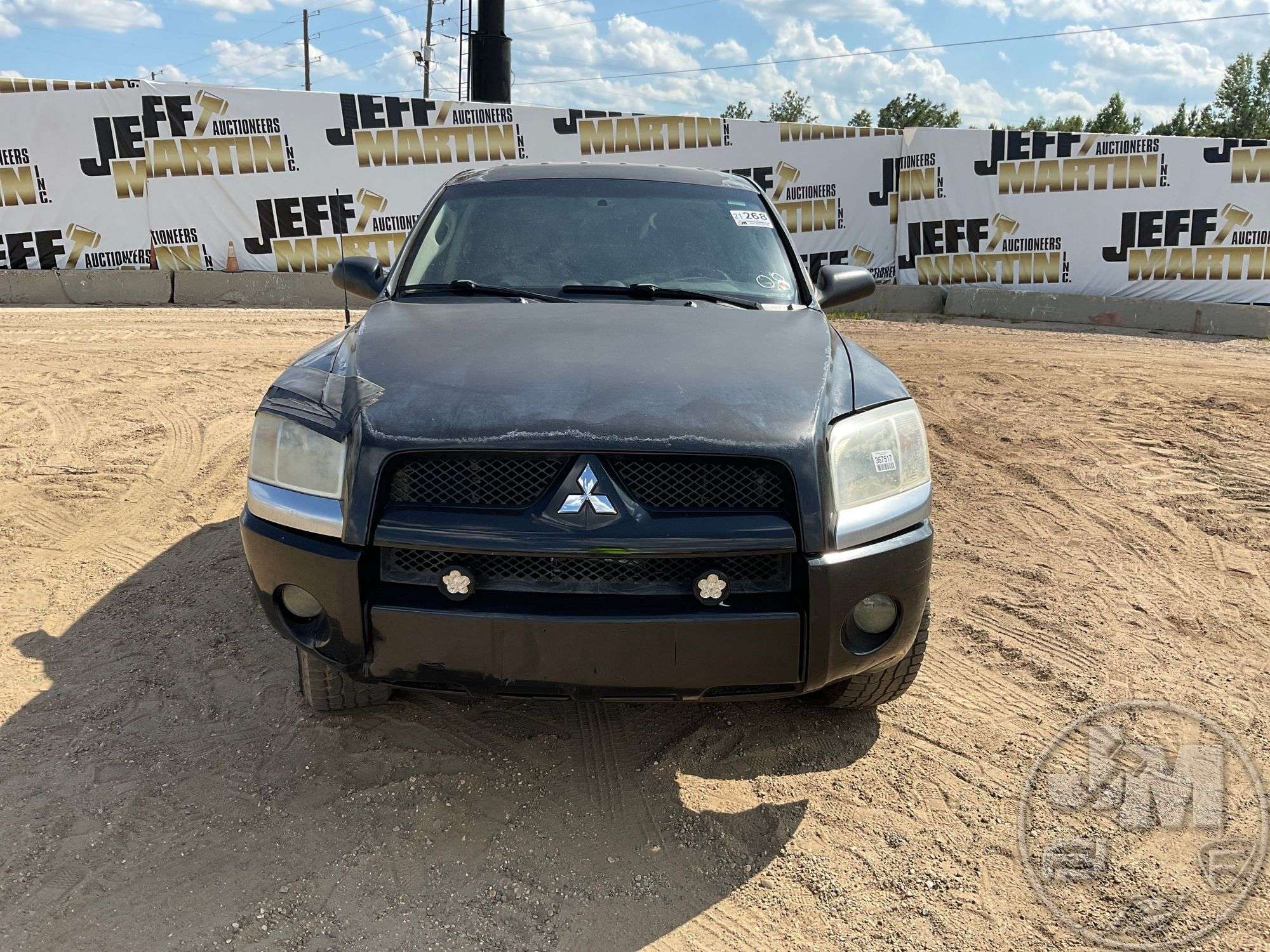 Mitsu 2008 MITSUBISHI RAIDER CREW CAB PICKUP VIN