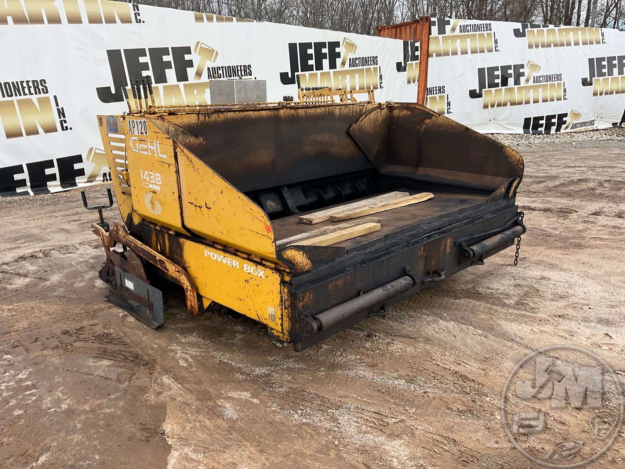 GEHL 1438 CRAWLER ASPHALT PAVER - Jeff Martin Auctioneers, Inc.
