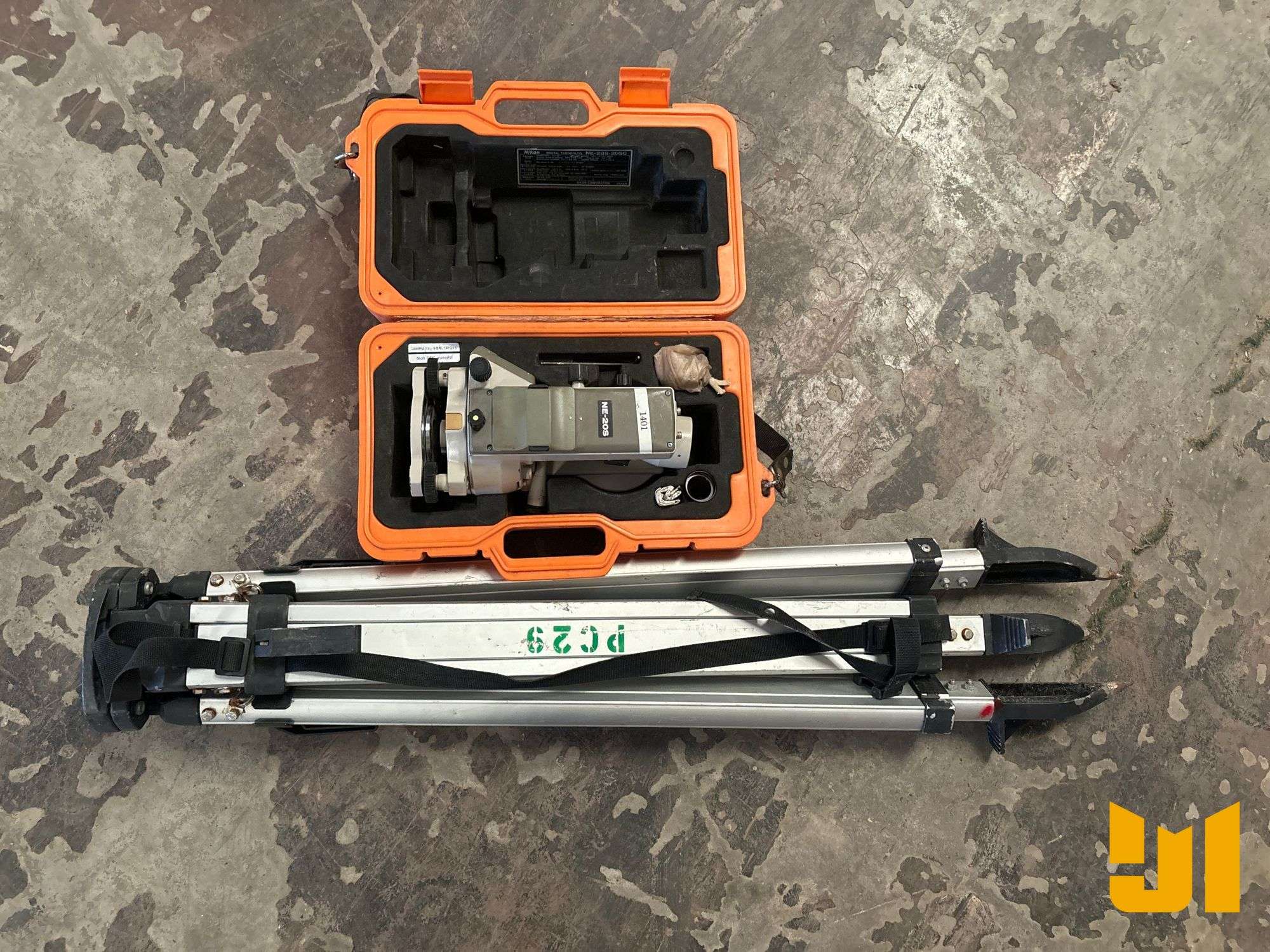 NIKON NE-20S DIGITAL THEODOLITE TRANSIT & TRIPOD SN: 804371 - Jeff