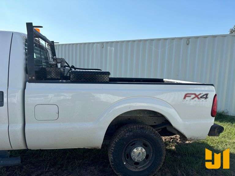 2015 FORD F-250 XL SUPER DUTY CREW CAB 4X4 PICKUP VIN