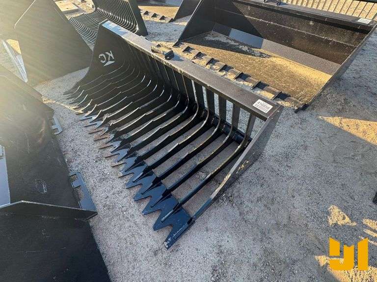 KC 76” SKELETON BUCKET HIGH SIDE - Jeff Martin Auctioneers, Inc.