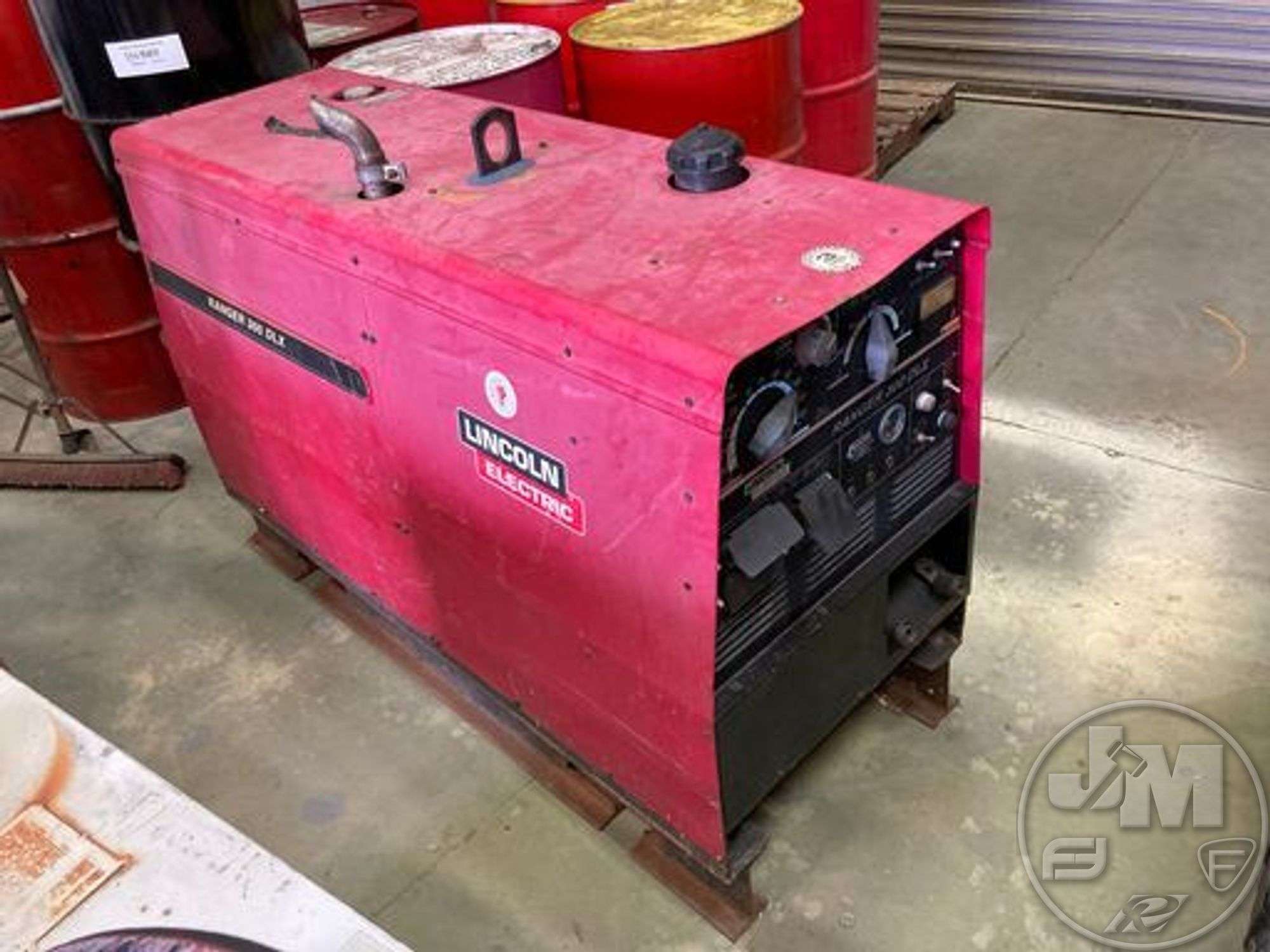 LINCOLN RANGER 300 DLX WELDER SN: 10400-U1970912236 - Jeff Martin
