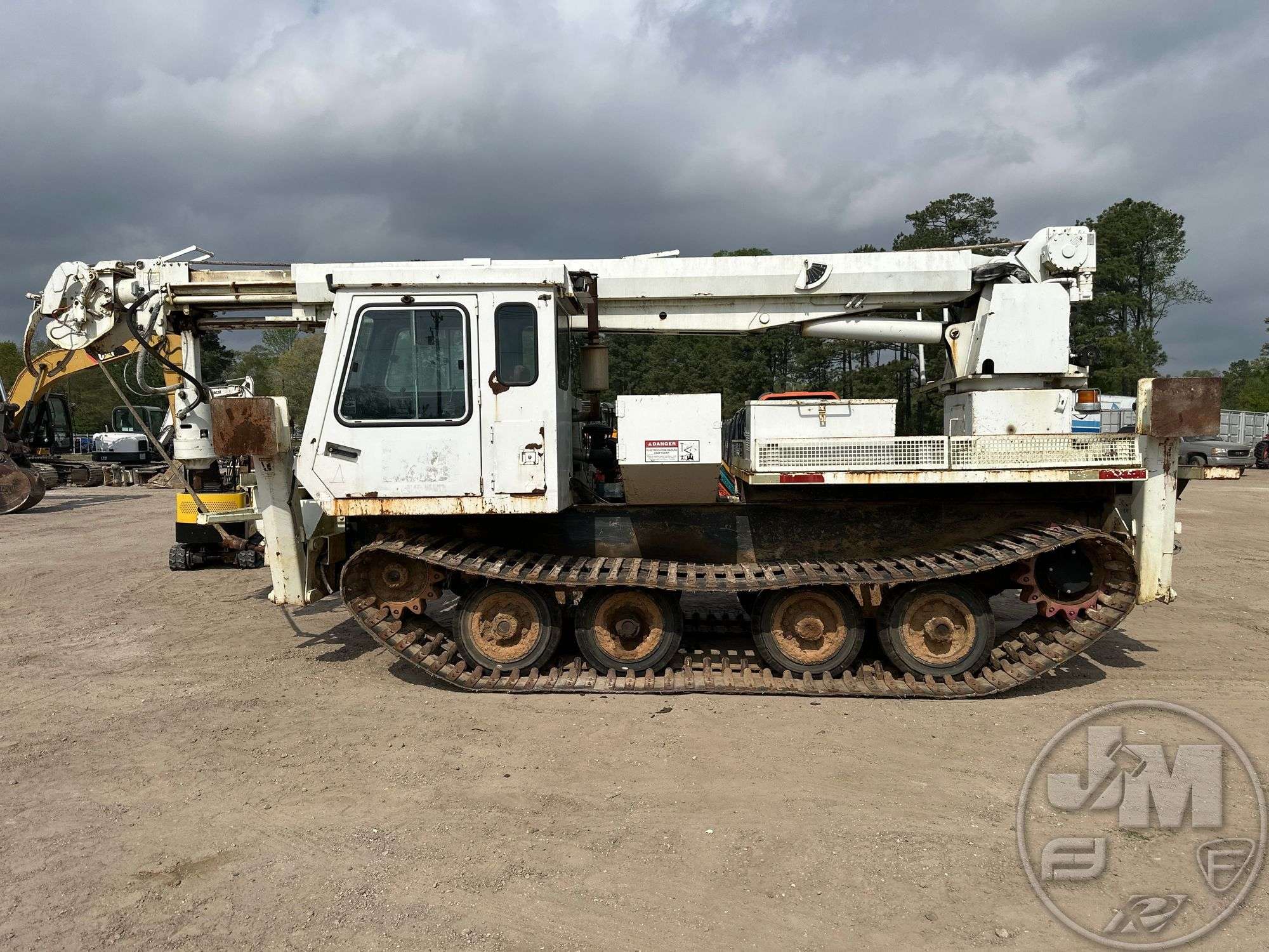 2003 SOFT TRACK SUPPLY CORP ST 5T SN: 143052003 TRACKED